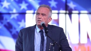 Robert F. Kennedy, Jr. speaking at a campaign rally at Legends Event Center in Phoenix, Arizona, on Dec. 20, 2023. Photo credit: Gage Skidmore (CC BY-SA 20)